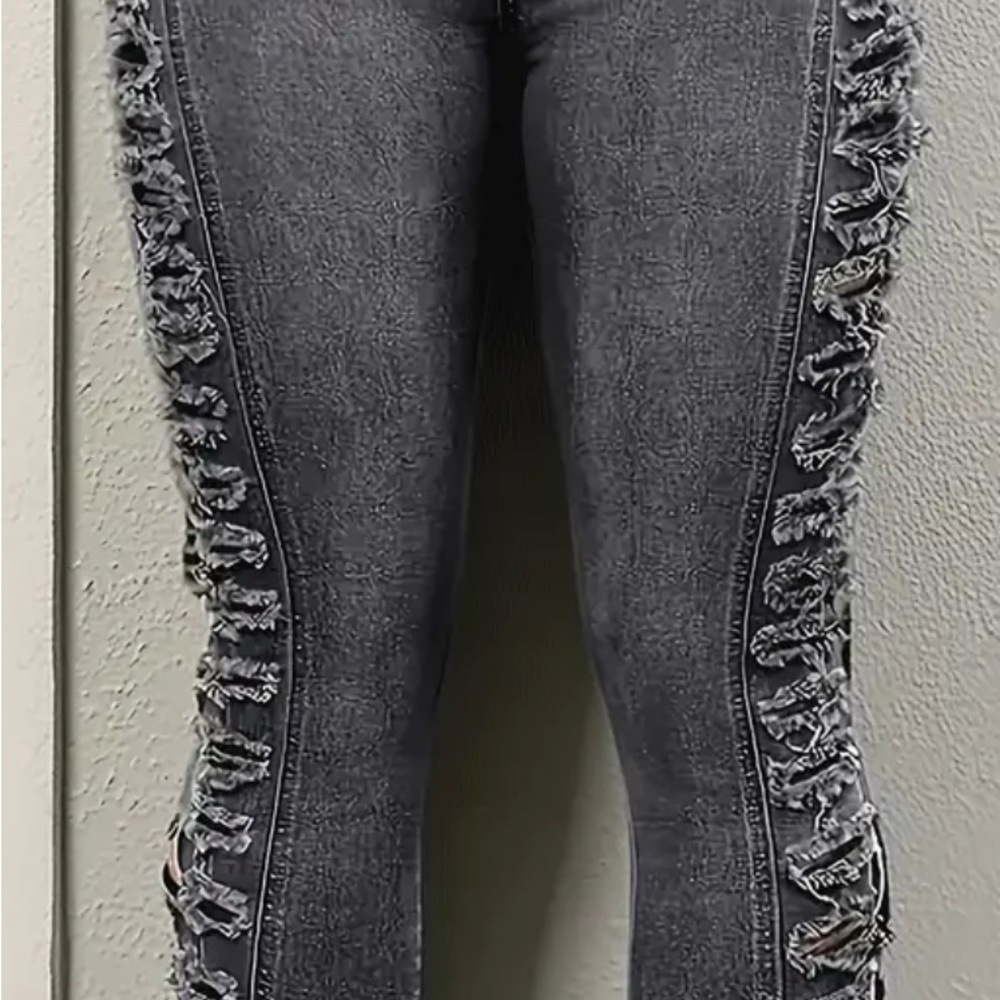 Stylish Black/Gray Women's Jeans with Distressed Detailing